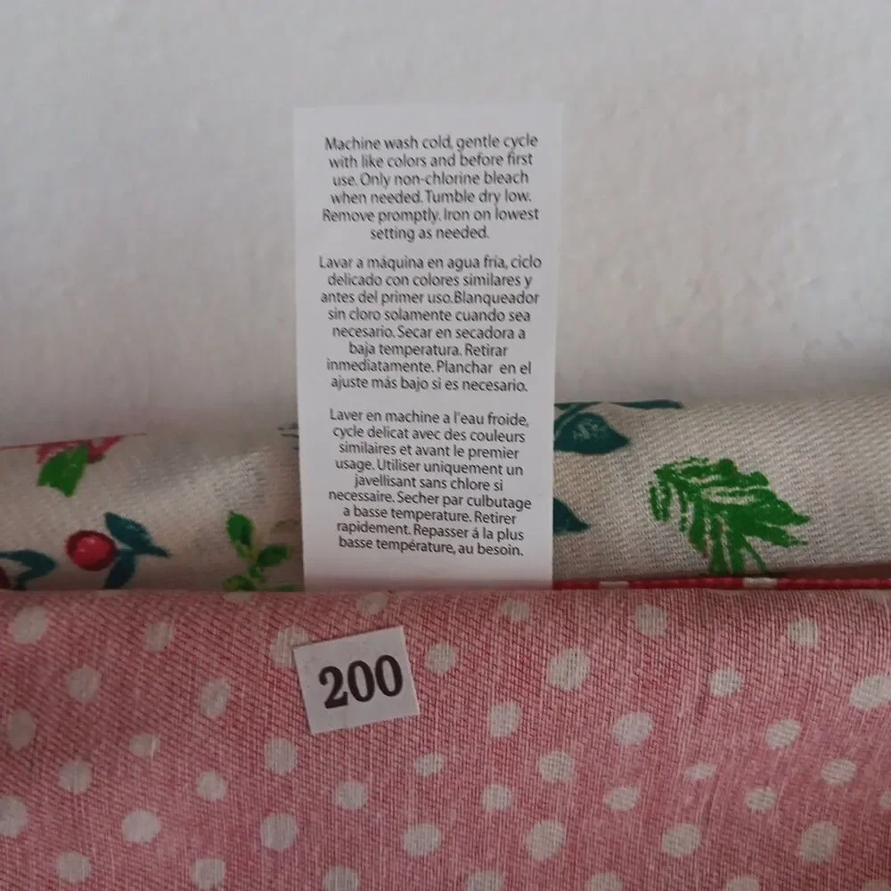 Pioneer Woman Holiday Christmas Cloth Tablecloth 75x60” Retired Pattern